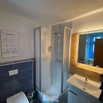 Von Jutrzenka Hotell *
