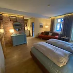 Von Jutrzenka Hotell *